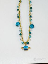 Collana a uncinetto con cristalli