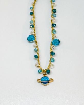 Collana a uncinetto con cristalli