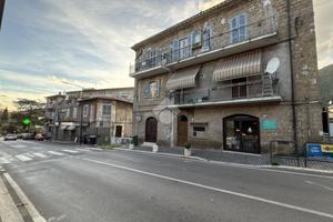 3 LOCALI A GENAZZANO