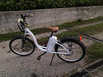 BICICLETTA ELETTRICA "BEFREE L4S6"