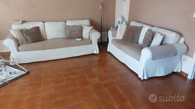 coppia divani 2 e 3 posti beige