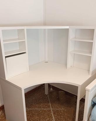 Scrivania angolare Ikea