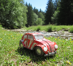 Titolo: Modellino Maggiolino VW – "Soda Can Art" –
