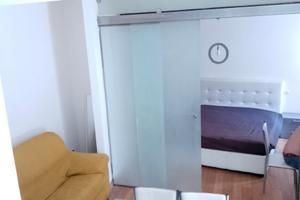 Confortevole bivani arredato