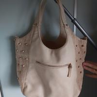 Borsa a mano o a tracolla Carpisa in similpelle.