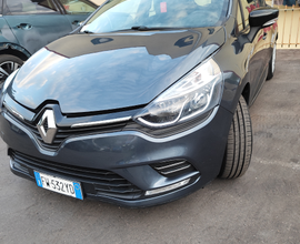 New Renault Clio unico proprietario prezzo trattab