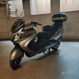 Suzuki Burgman 650 Executive