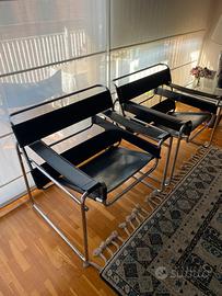 2 POLTRONE WASSILY