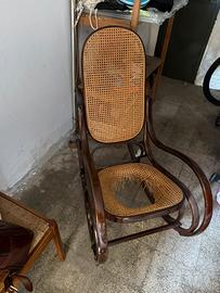 Sedia a dondolo in legno