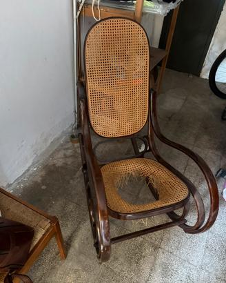 Sedia a dondolo in legno