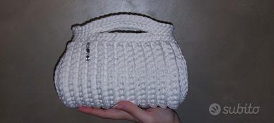 bauletto fatto all'uncinetto