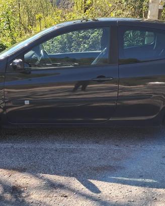 Renault Clio 3p 1.2 tce Le Iene 100cv