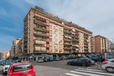 4 LOCALI A ROMA