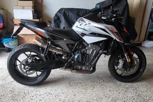 KTM DUKE 790