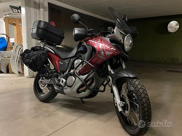 Honda Transalp 700 '09 km 49000 con bauletto