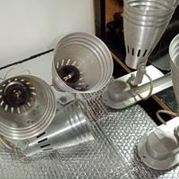 Faretti lampade con staffe