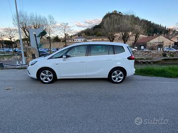 Opel zafira 2012 tourer