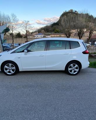 Opel zafira 2012 tourer