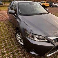 Lexus ct 200h ibrida