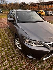 Lexus ct 200h ibrida