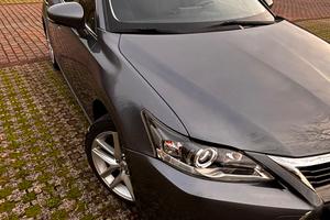 Lexus ct 200h ibrida