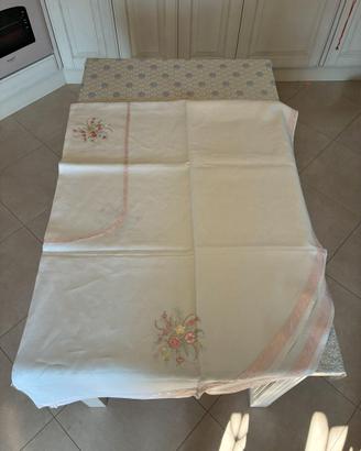 Tovaglia Ovale PURO LINO Ricamata a Mano - 270x180
