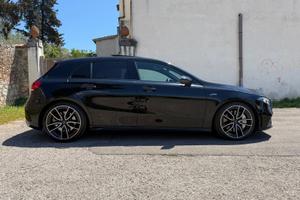 MERCEDES A35 AMG