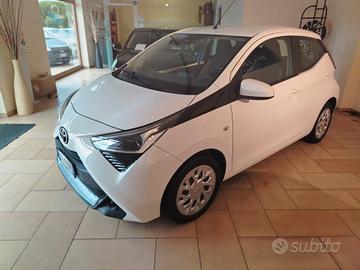 Toyota Aygo Connect 1.0 VVT-i 72 CV 5 porte x-cool