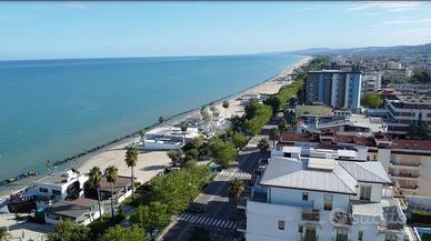 2 LOCALI A ALBA ADRIATICA