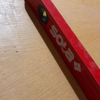 Livella a bolla d'aria con profilo tubolare