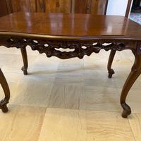 Tavolino da salotto vintage in stile antico