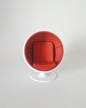 miniatura ball chair
