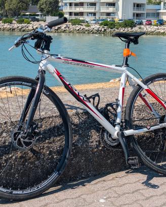Bicicletta Trekking 