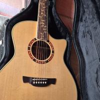 Chitarra acustica elettrificata