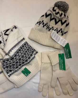 Completo sciarpa, cappello e guanti Benetton