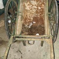 carriola industriale antica