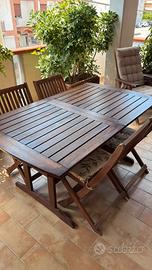 Tavolo in legno + sedie