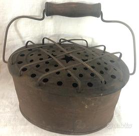 Piccolo braciere in ferro portatile