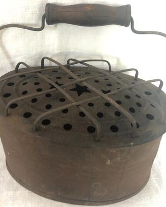 Piccolo braciere in ferro portatile