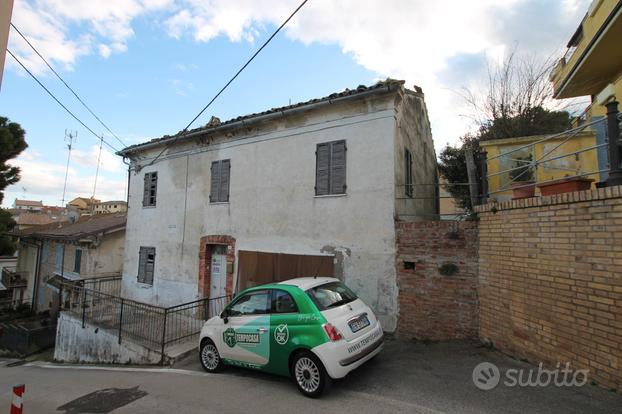 Casa singola con giardino