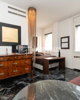 ELEGANTE BILOCALE RISTRUTTURATO ALL'UNDICESIMO PIA