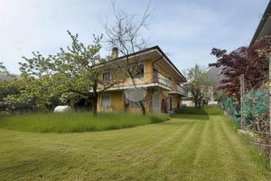 VILLA SINGOLA A PONT-CANAVESE