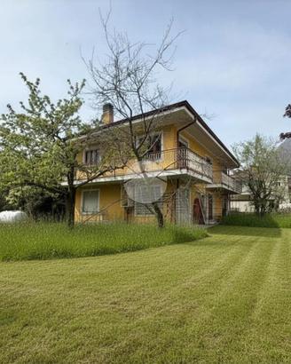 VILLA SINGOLA A PONT-CANAVESE