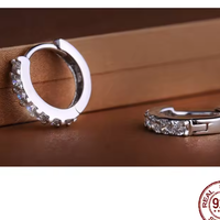 Orecchini argento a cerchio S925 con brillantini