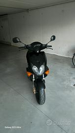 Honda X8R-S 50 – tenuto bene – ideale primo scoote
