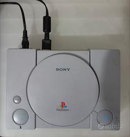 Playstation 1 con 2 controller piu 4 giochi