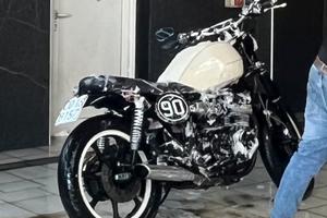 Kawasaki GPz 750 r
