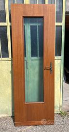 Porta interna in legno vetrata a battente