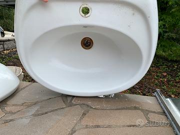 Lavandino in ceramica