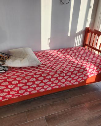 Cameretta vintage in legno